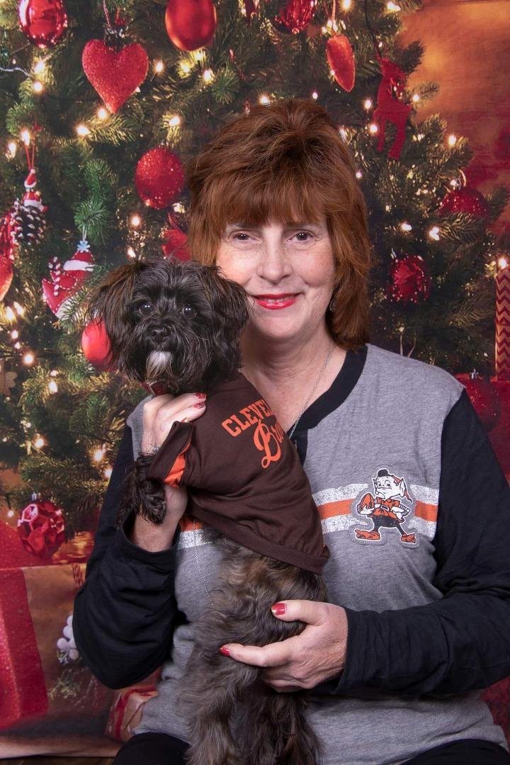 Christmas pictures with my Dolly! Go Browns!
These Holiday portraits were made by Portraits by Martha. I thought she did a lovely job! Thank you Martha!