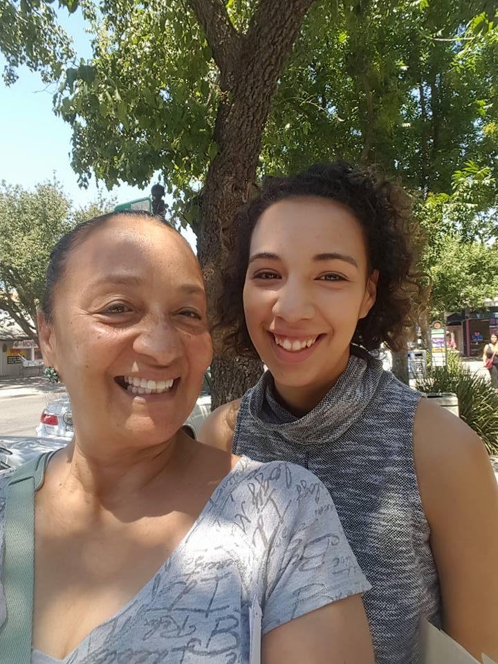 As I was walking thru the parking lot in Davis I heard someone calling out "Tia, tia!" Naturally I looked, I am a tia...it was my beautiful niece Emily. We hugged it out and chatted a bit. She is doing great!