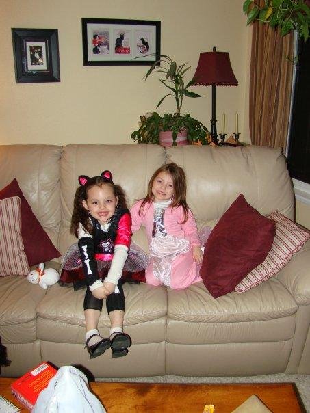 Audrey and Sheelinn on Halloween 09"! (My favorite neighbor's crazy kids!)
