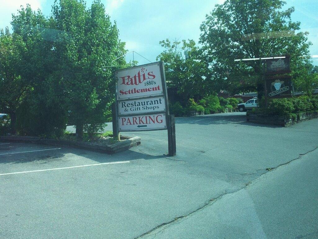 Pattys Grand river Ky...great food..great production of Always Patsy Cline ...Enjoyable day with Mac Club...West Tenn Health Care .