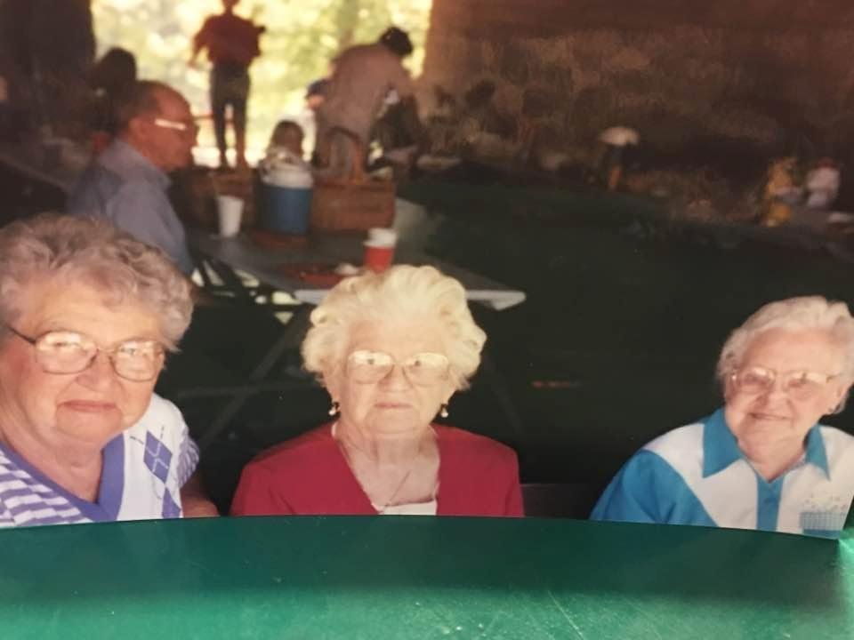 Mom, Aunt Zelma & Aunt Faye..."Cousins"