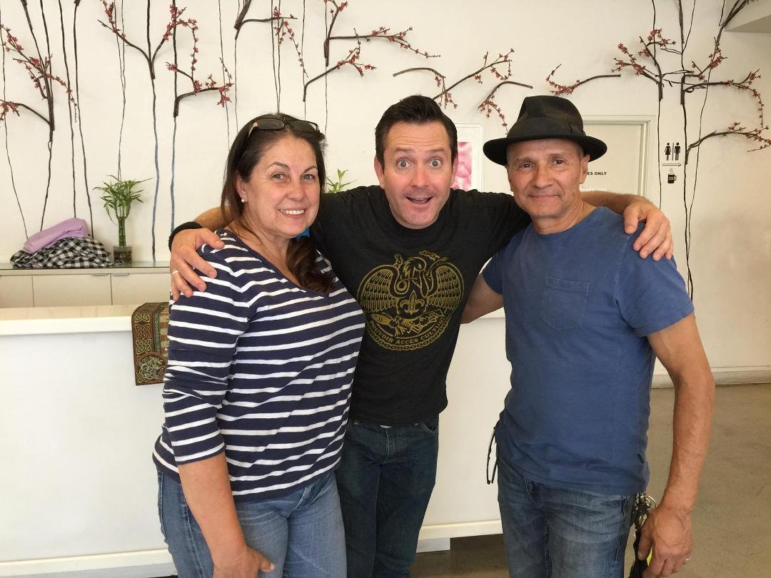 OMG, I had no clue today that we would be getting a visit from Lieutenant Jim Dangle AKA Thomas Lennon!!! He's sooo cool we got to talk about The Odd Couple and Reno 911.