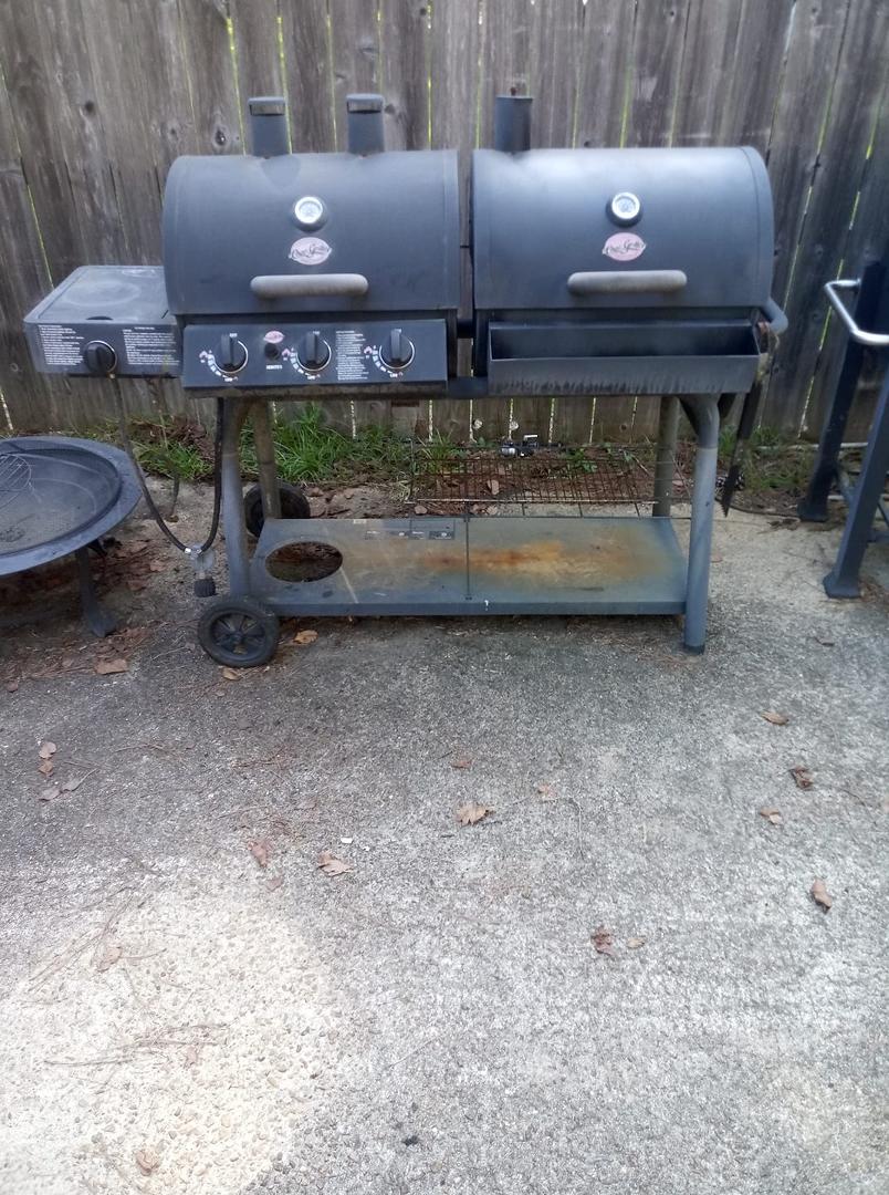 Great Grill For Sale at 80.00