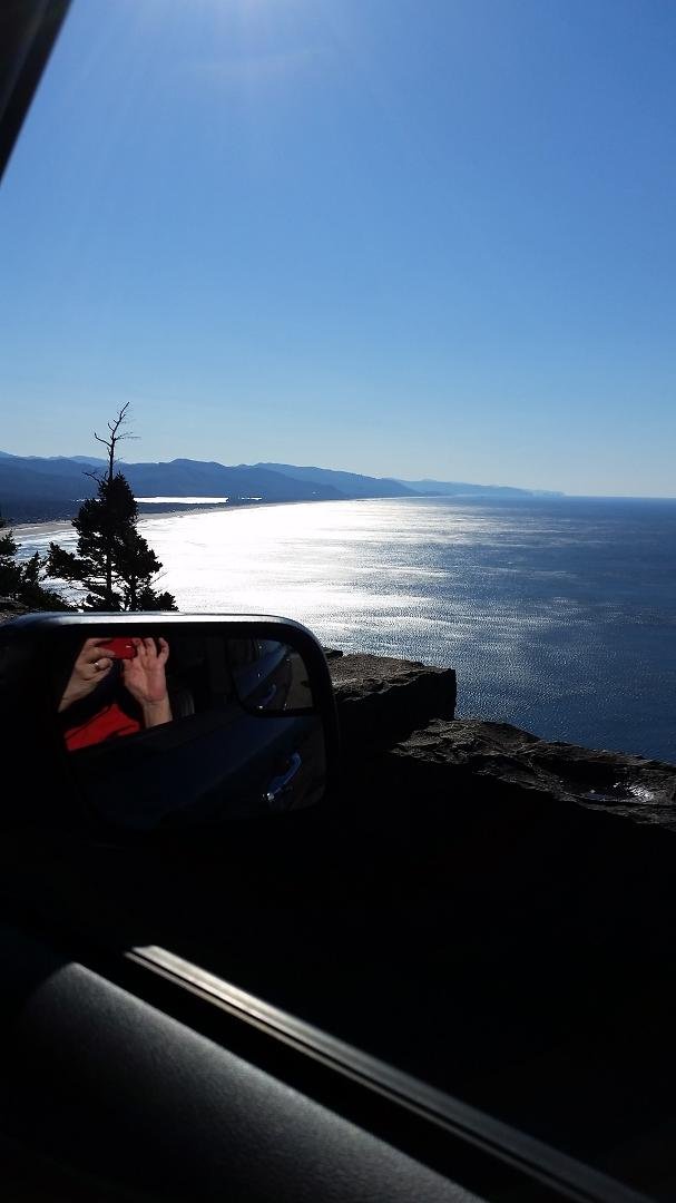 What an absUtley beautiful day for a ride down to Tillamook. It is very cold, though. We are on a quest to get Blackie a playmate. He seems very lonely since Callie passed aeay. There are two very cute kittens available