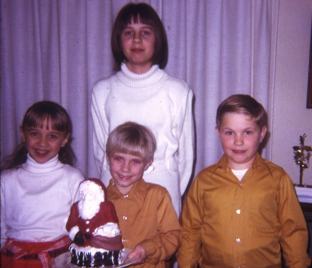 Lorri Boone, John Wallkinshaw, Scott Wall.  Lorri is the taller girl your sister??