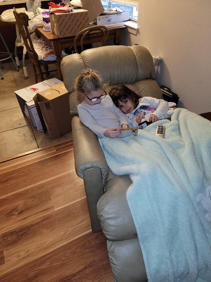 Lazy Saturday with Gigi & Poppy