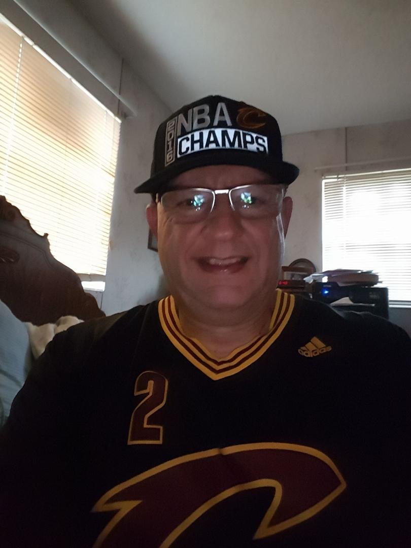 Who's got their colors on tonight?