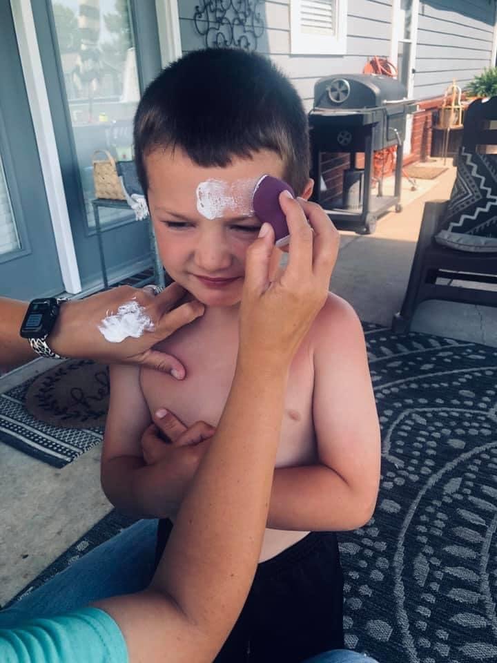 ‼️ Parents with littles, do yourself a favor and add a beauty blender to the swim bag. It makes putting sunscreen on their faces SO much easier, no mess and faster! #momhack #brilliant!
