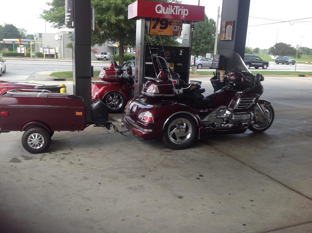 This a Bike Club on their way home to N.C. From an event in Alabama. Sharp Bikes!