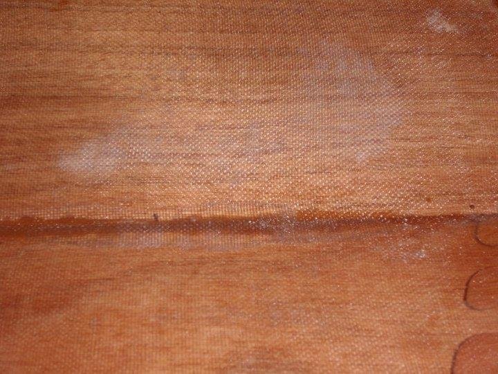 Close view of a fillet between bottom panel and side one.