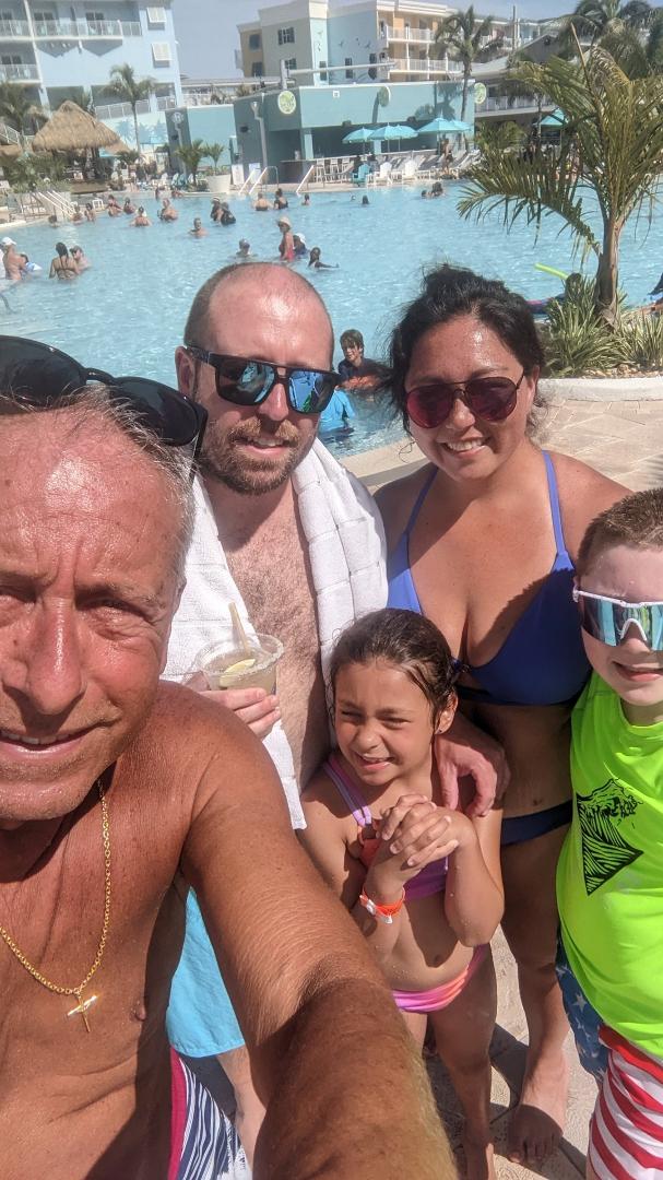 At Margaritaville in Ft. Myers with Trevor, Sandy, Wyatt and Grace. 🏝️🏖️🌞