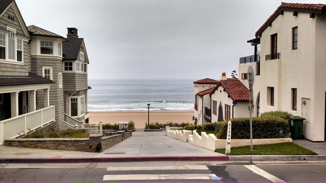 Gray August Morn at Manhattan Beach
