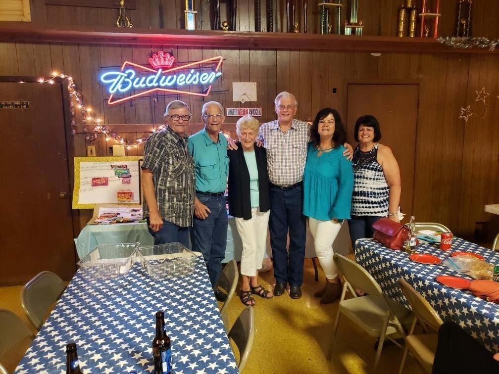 We had a great time celebrating Garland and Gayle's birthday at Kiln VFW last night and enjoyed 3 cousins celebrating with us. Gary Grimes, on the left end Jeanie from Oregon the Blonde, her daughter Cindy next to end on ri