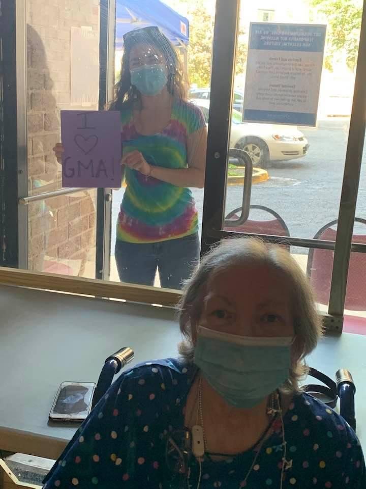 My granddaughter came to see me! ❤️