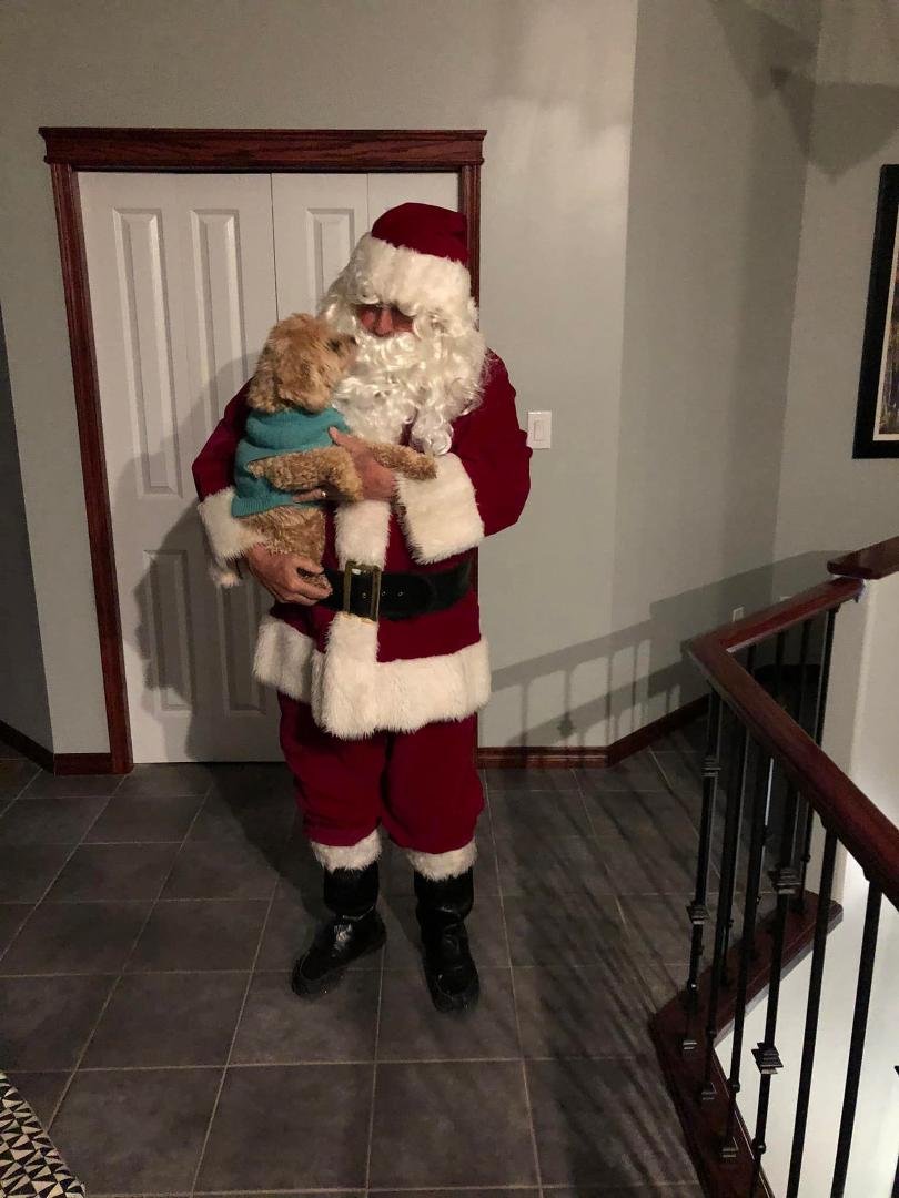 Someone needs play Santa!
