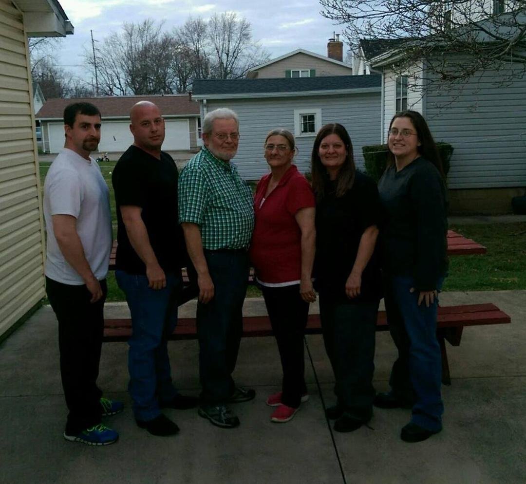Sorry I missed posting on Daughter's Day and Son's Day, and this picture is 8 years old, but I'd like to wish a Belated Happy Son's Day to the 2 guys on the left and Belated Happy Daughter's Day to the 2 gals on the right!