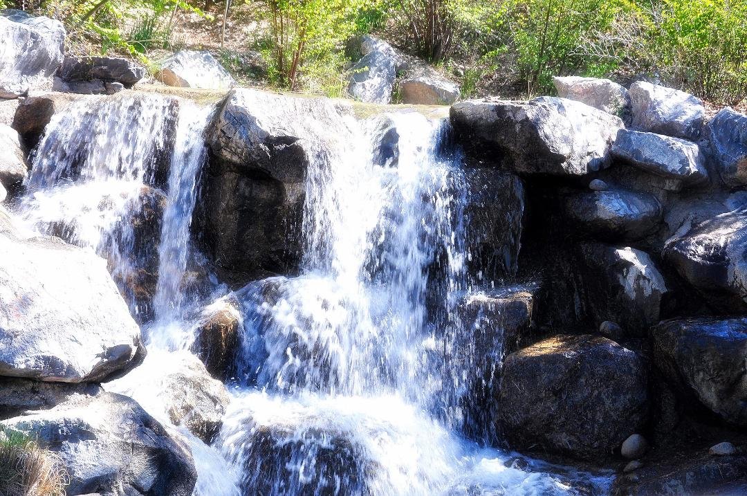 As shot of the Falls. Beautiful!!!!