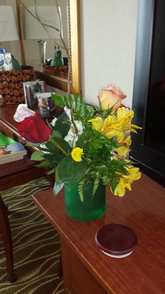 I win the centerpiece. Beautiful flowers.