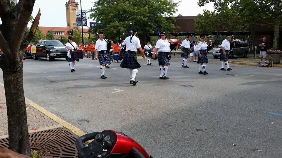 Scottish dancers in the parade