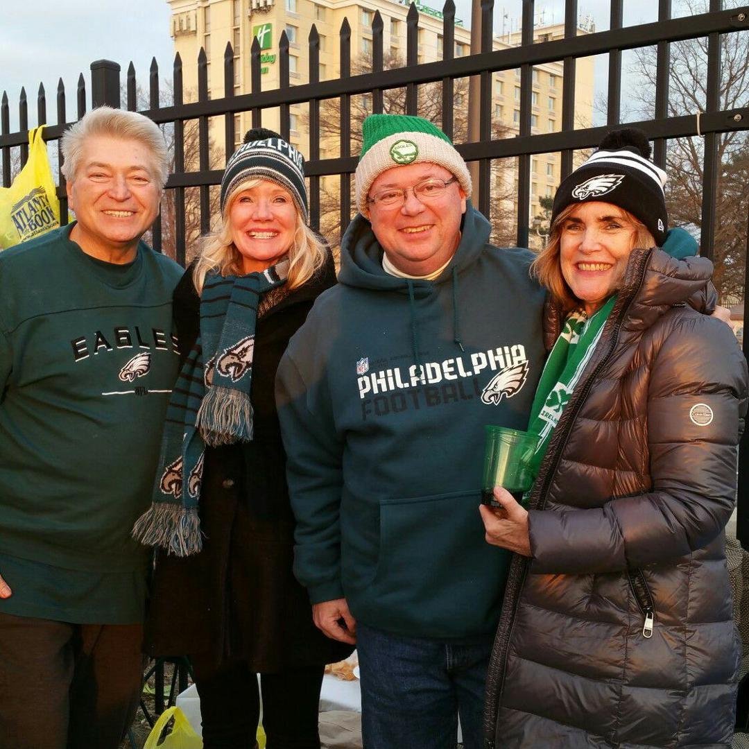 A FABULOUS DAY FOR A TAILGATE AND

A GREAT EAGLES VICTORY .

SUPER BOWL CHAMPIONS IN TWO WEEKS