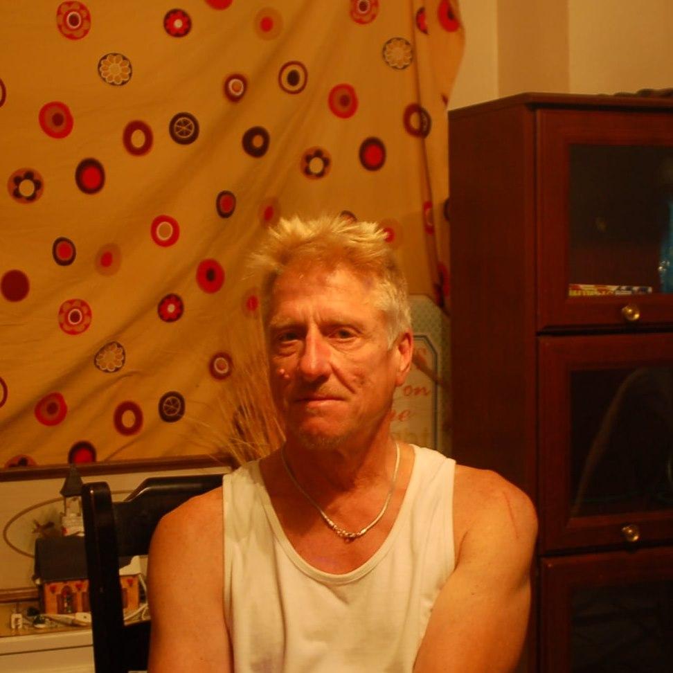 This my brother Victor, he is turning 60 years old tomorrow.
Happy Birthday my bro.