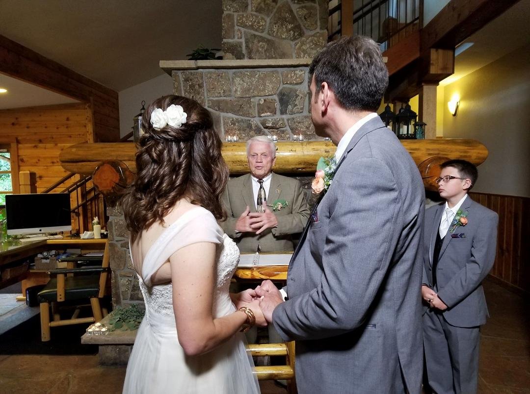 I was honored to officiate at my niece Tina's and new husband Lou's wedding on August 7th.