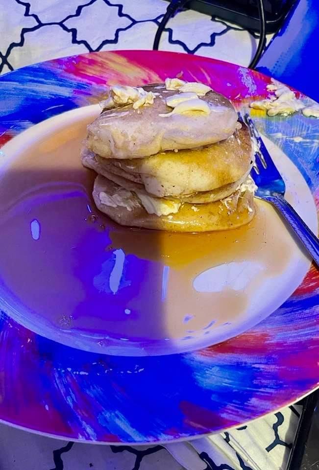 Now I’ve heard of a “short stack” but this is more like a “short bite”.