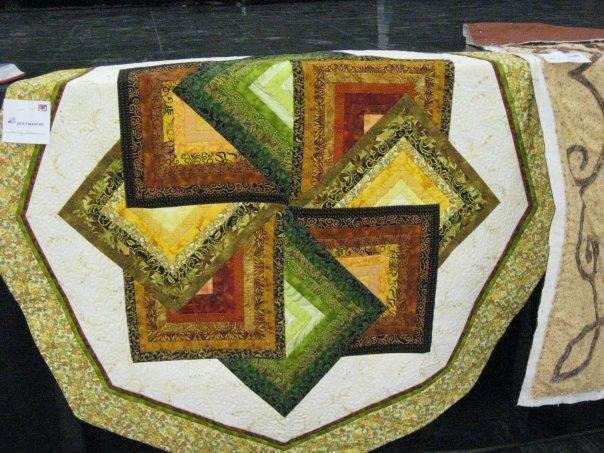 I love the centre of this tabletop.