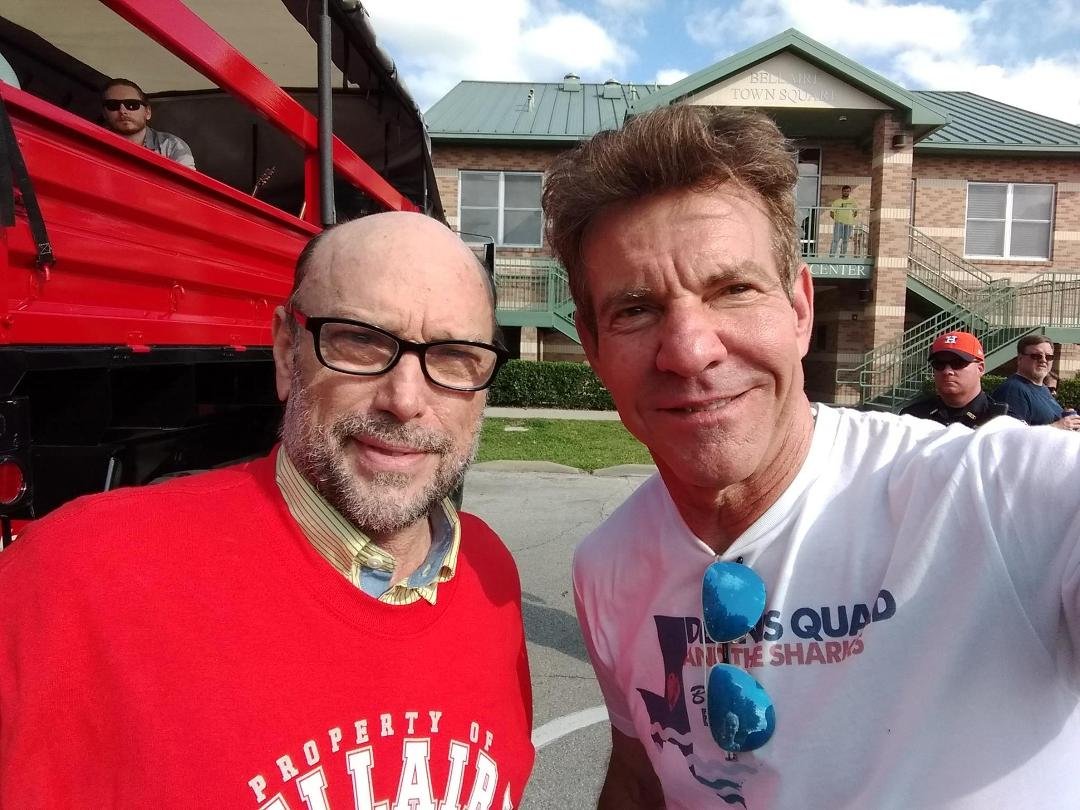 Great concert by Dennis Quaid and the Sharks in Bellaire celebrating the Harvey Flood first responders!