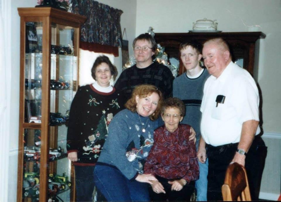 Today would have been my Dad's (Pepa's) 91st birthday. On the 20th of this month he will have been gone 8 years. We still miss him and his smile, stories, and funny jokes and sayings.