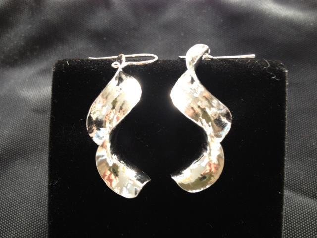 The new Fine Silver Relationships Earrings ... with lots of room reflection color!