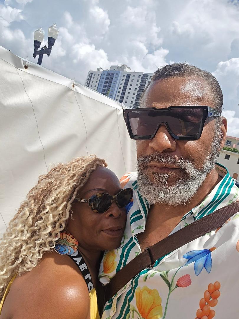 Dwayne Evans' album, Mobile uploads