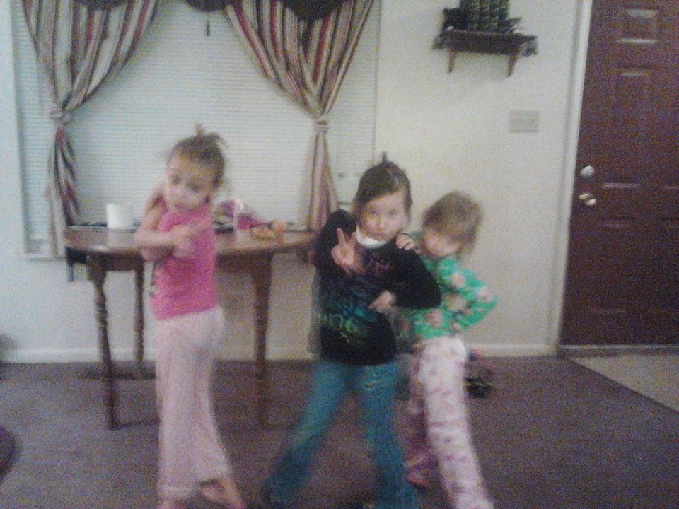 Going thru my gallery and found this...
#mygirls...lily, Alana, Aaniyah
#clowning
#familyOverEverything