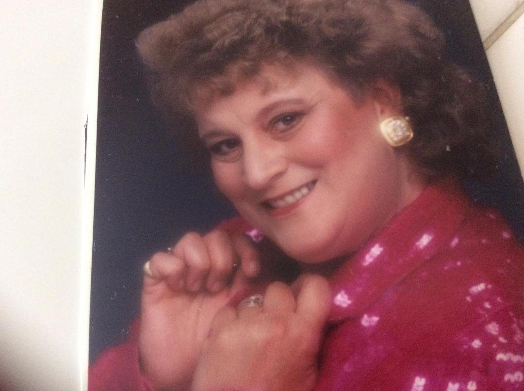 This is my beautiful sister Donna may god bless her and make her well. Love you sis Jo