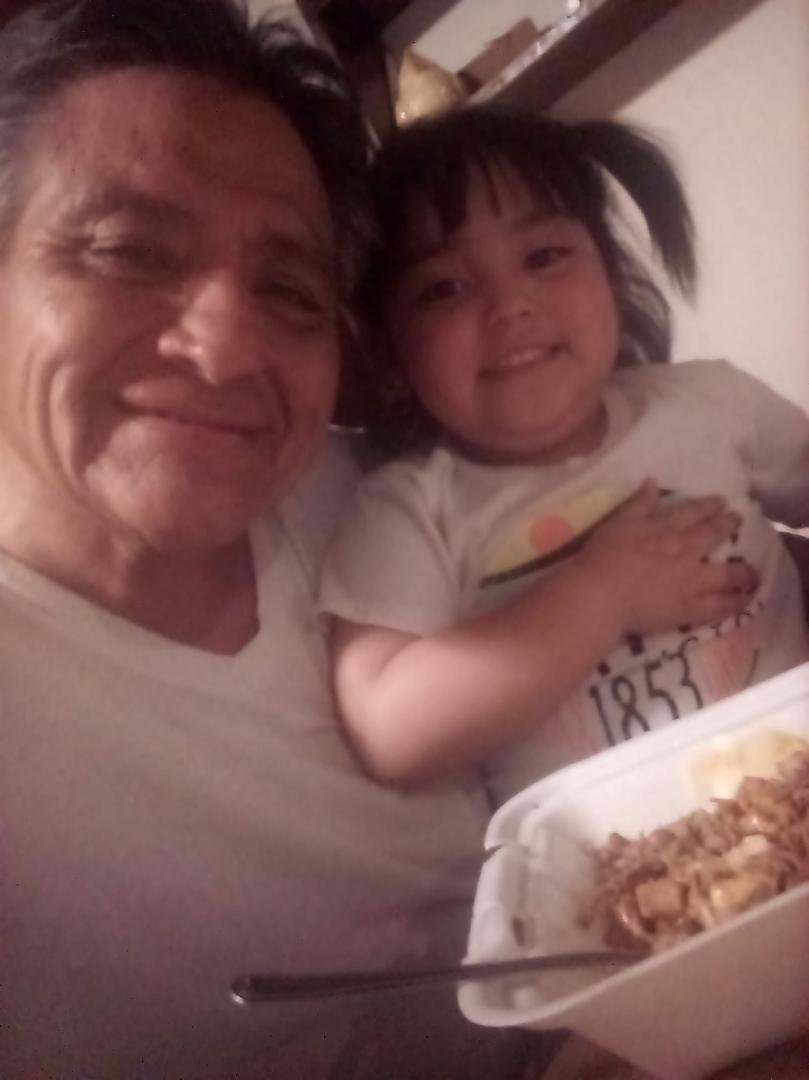 Tsili Mano and I sharing leftovers from Sadie's in Albuquerque... ahlii 😲😝