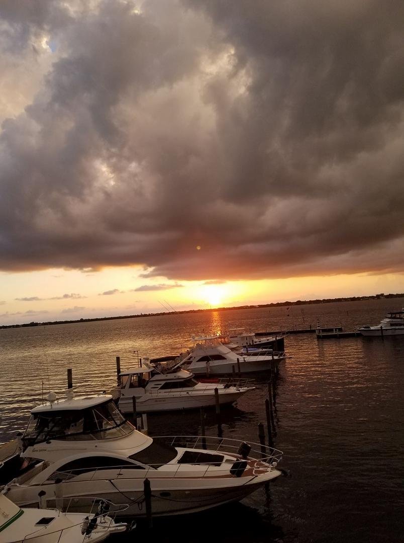 Sunset dinner to start the weekend♥️