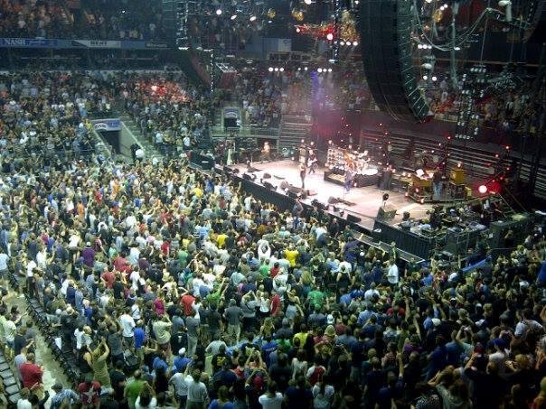 Packed house 9000+ screaming fans for PJ