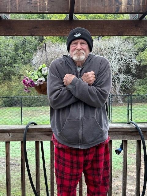 It's a cold black friday morning in Castro Valley, 36 degrees at 7 o'clock.