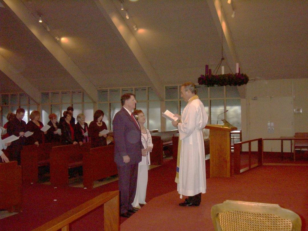 Happy Anniversary to my parents....It's been 9 years since they walk down the aisle .....