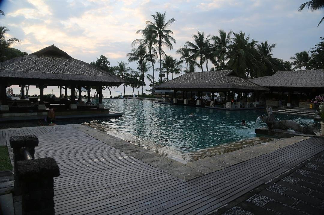 Speaking at the Vision Solutions Asia Partner summit in Bali.   Its an amazing place... and a steam bath!