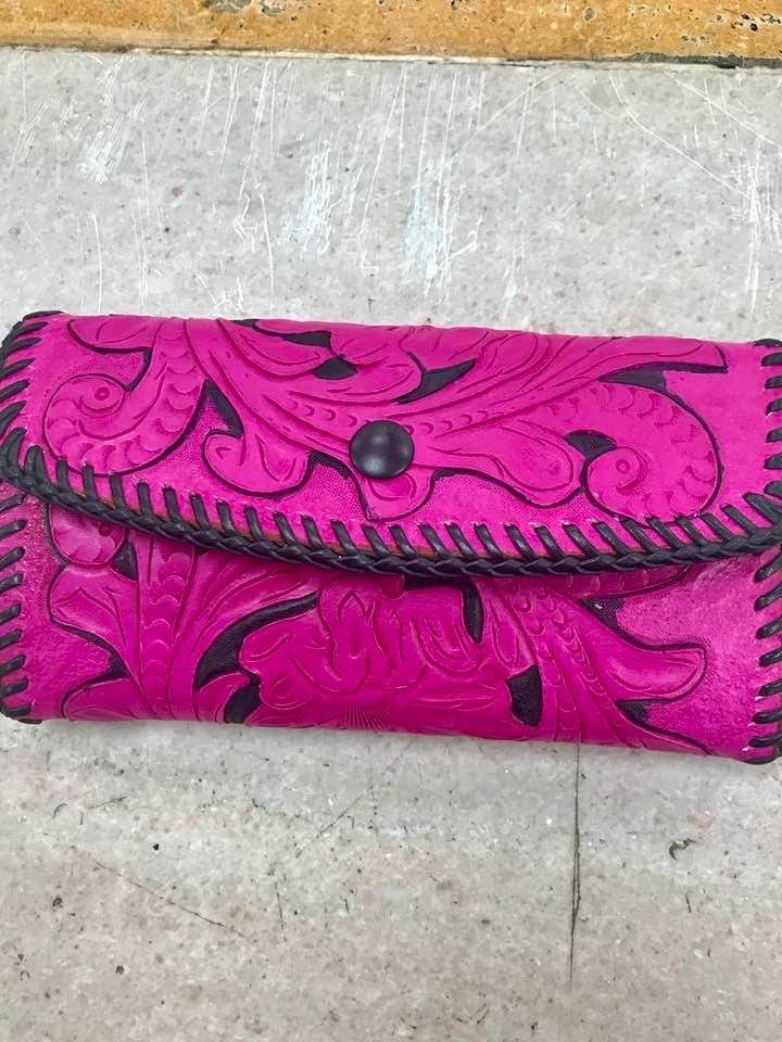 Is fuchsia an overkill?? Ladies wallet with Chaylor interior