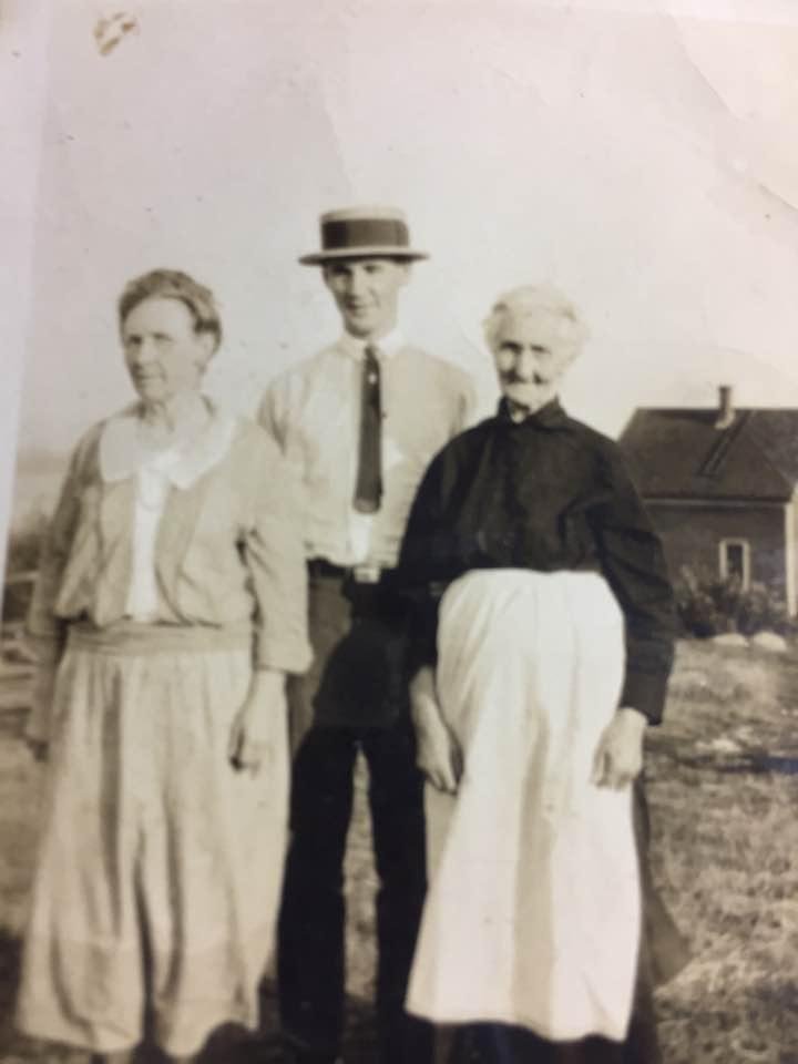 Just found out from cousin in Nova Scotia that the older woman is my great great grandmother Harriet Rogers Murray on the right her daughter on left my great grandmother Abbie Murray Spinney and her son my grandfather a bro