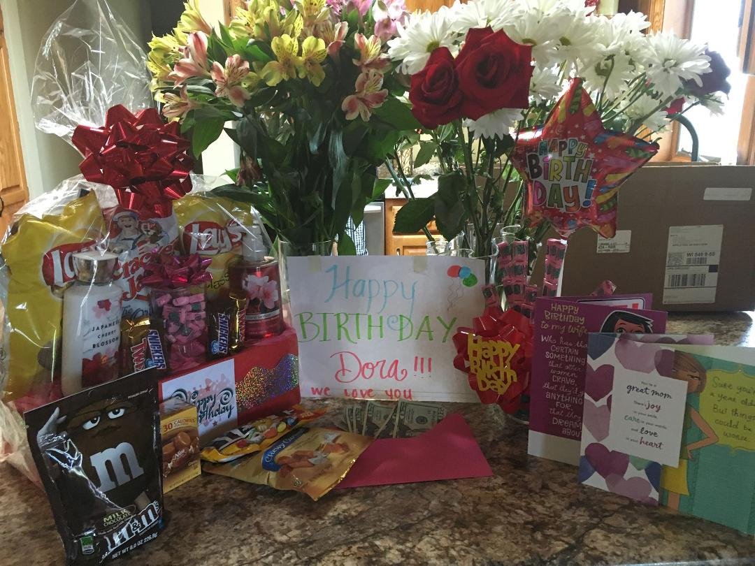 Bday presents from my co-workers and kids❤️Roger