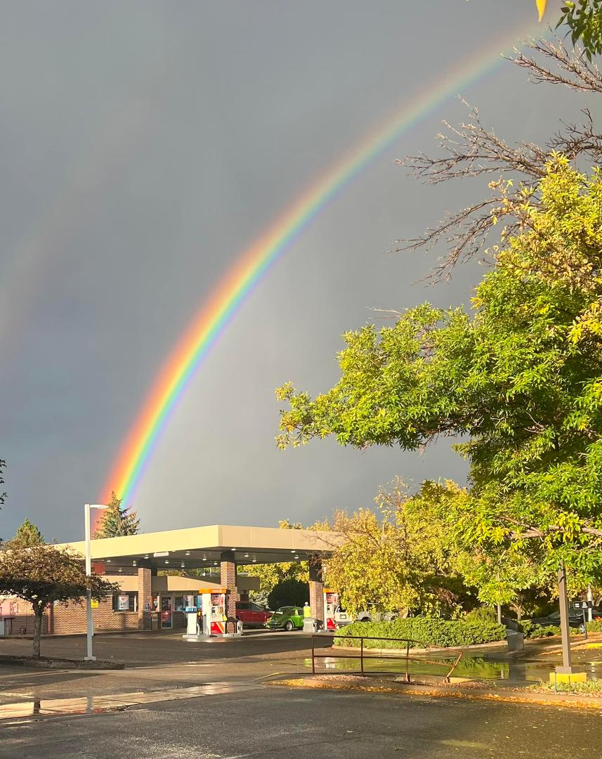 The other day I thought for sure this is where I should buy a lottery ticket, not! No pot of gold 😢