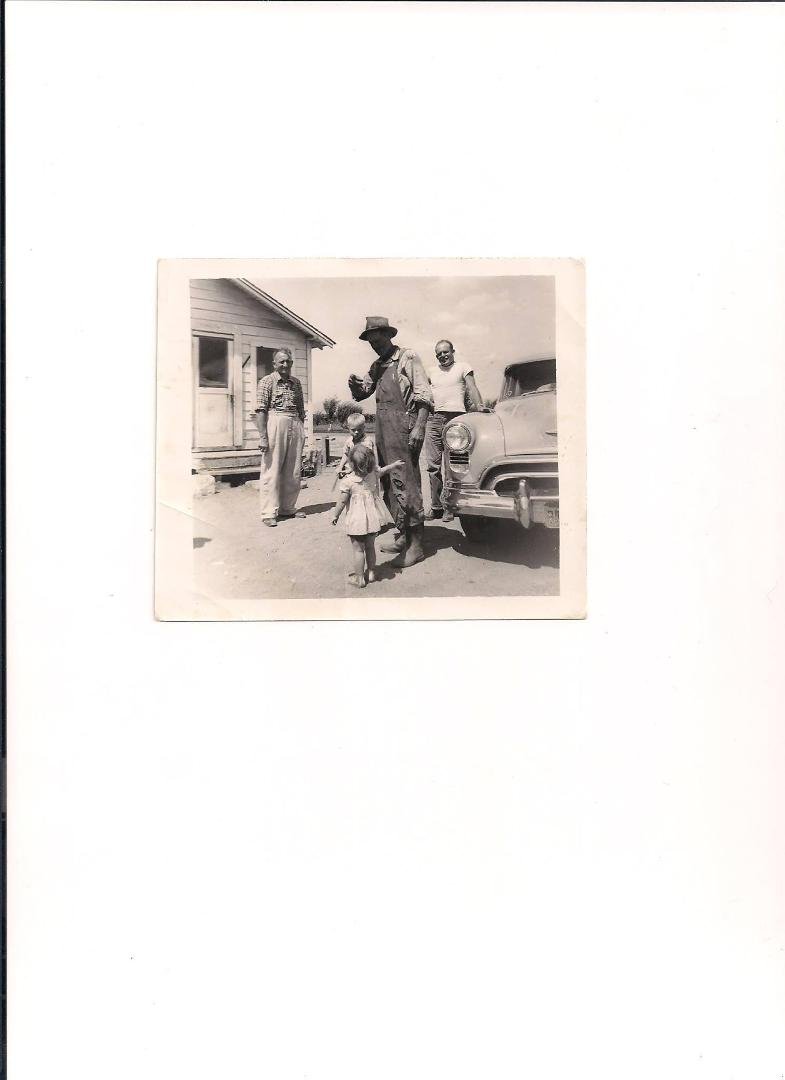 Gary Lindsay show this picture to Joyce for me. I was telling her that it looks like I am back talking my Daddy! lol
