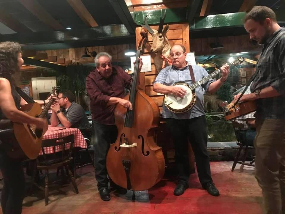 Live entertainment for dinner.