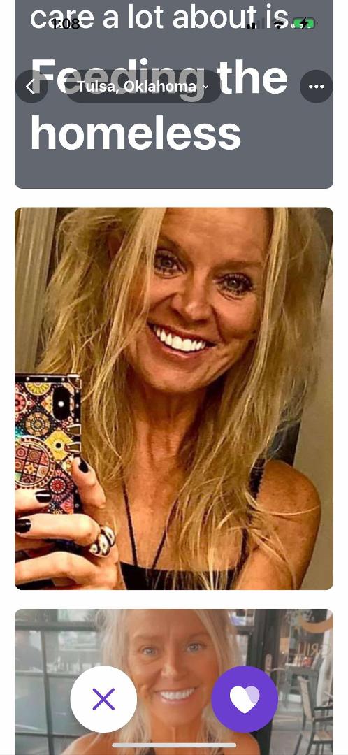 Does anybody know who this is? I have a friend that says this is a friend of mine and wants to know who it is... She looks familiar but I have no clue... help me solve this mystery