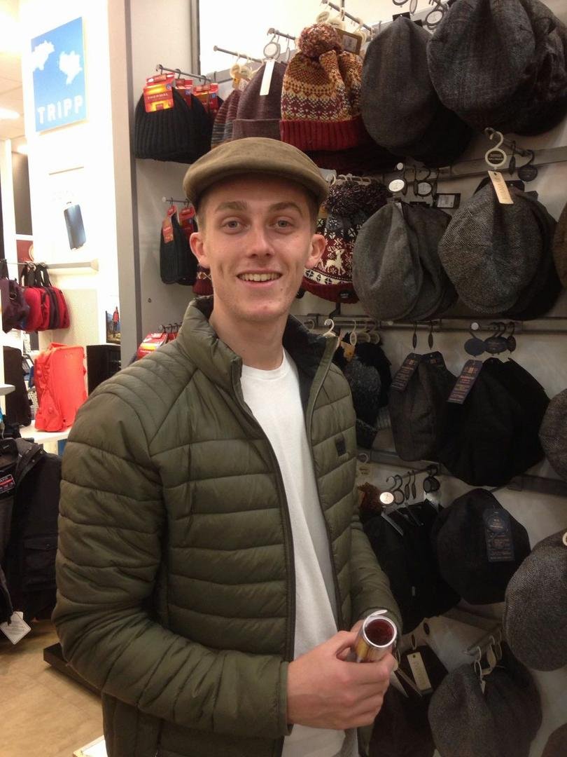 Happy birthday Bradley Linton son brother uncle who everybody loves have a fantastic birthday see you after work luv you very much mum and dad xxx💕💕💕💕