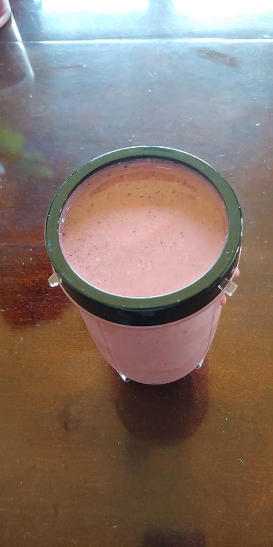 Raspberries, blueberries, mangos, yogurt and Cashews. Oh! What a snack.