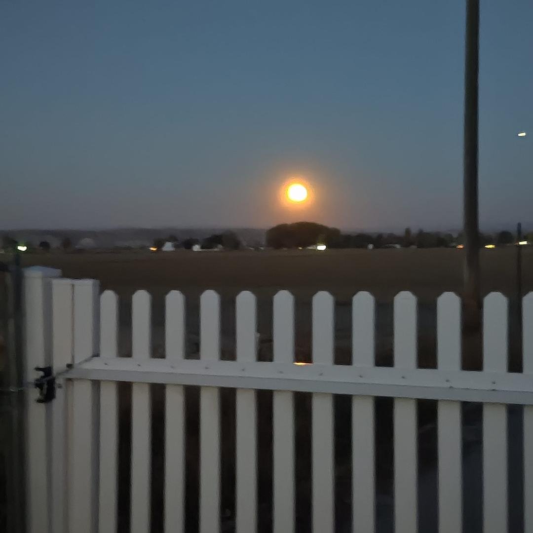 Moonrise in Idaho. 🌕